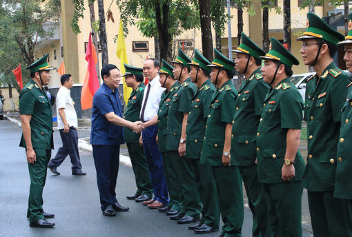Lực lượng anh hùng trên tuyến biên giới