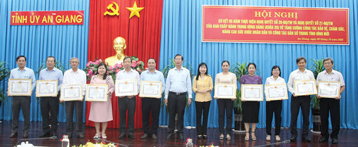 Đảng bộ Sở Y tế An Giang học tập và làm theo gương Bác