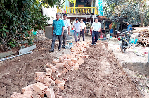Khởi công xây dựng đường nông thôn xã Khánh An