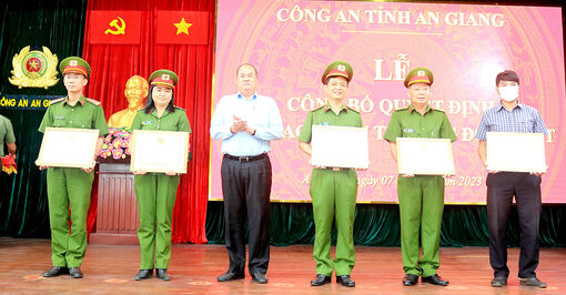 Phát huy vai trò quần chúng nhân dân trong tố giác tội phạm