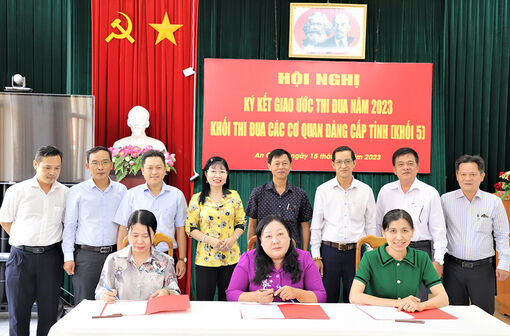 Khối Thi đua các cơ quan Đảng cấp tỉnh An Giang ký kết giao ước thi đua năm 2023