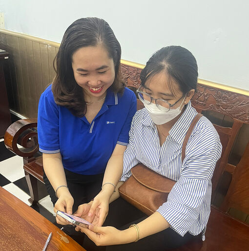 An Giang hỗ trợ người dân chuẩn hóa thông tin thuê bao điện thoại di động