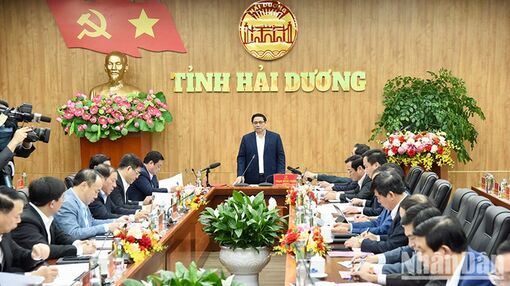 Thủ tướng Phạm Minh Chính làm việc với Ban Thường vụ Tỉnh ủy Hải Dương