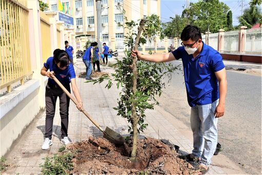 Nhiều phần việc thiết thực của tuổi trẻ Công ty Cổ phần Môi trường đô thị An Giang