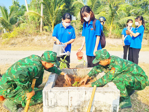 Ra quân thực hiện "Ngày Chủ nhật xanh" tại huyện Tịnh Biên