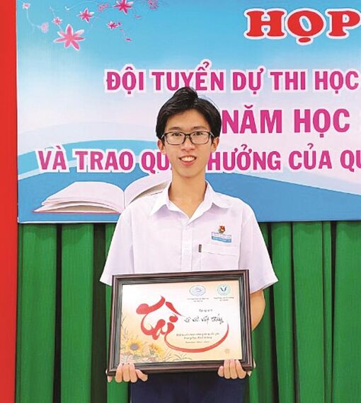 Lê Văn Viết Thắng - Giải nhất học sinh giỏi quốc gia môn Lịch sử