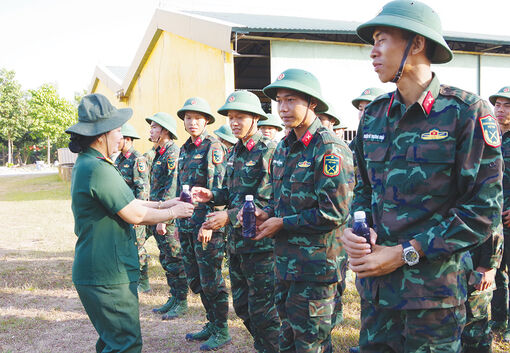 Tháng Thanh niên trong quân ngũ