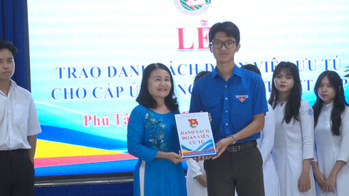 Huyện đoàn Phú Tân họp mặt kỷ niệm 92 năm Ngày Thành lập Đoàn TNCS Hồ Chí Minh