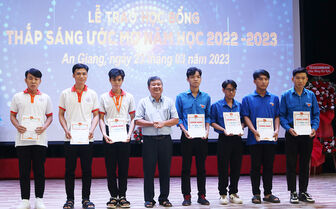 Trường Cao đẳng Nghề An Giang tổ chức họp mặt kỷ niệm Ngày Thành lập Đoàn TNCS Hồ Chí Minh