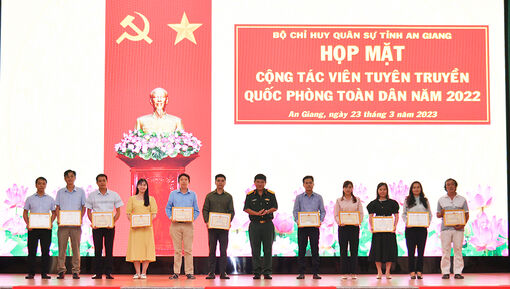 An Giang họp mặt cộng tác viên tuyên truyền quốc phòng toàn dân