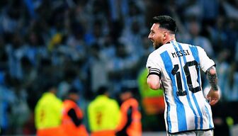 Siêu sao Lionel Messi vượt mốc ghi 100 bàn thắng cho tuyển Argentina