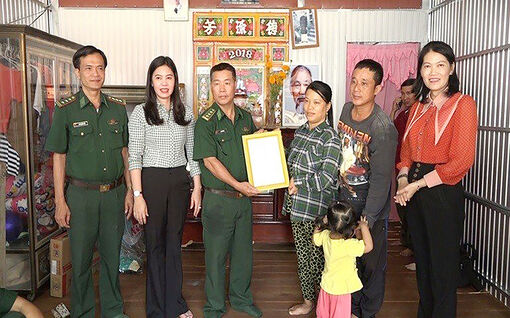 Hỗ trợ phụ nữ phát triển toàn diện