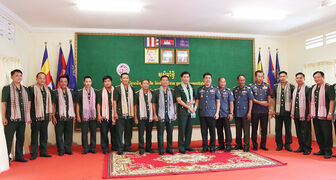 Bộ đội Biên phòng An Giang chúc Tết Chol Chnam Thmay các lực lượng vũ trang Campuchia