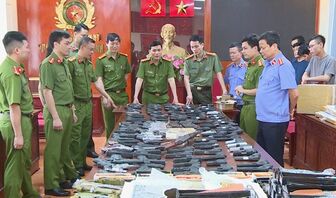 Thanh Hóa: Phá đường dây mua bán, tàng trữ trái phép vũ khí "khủng"
