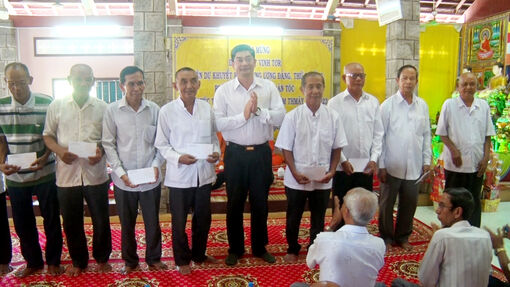 Thứ trưởng, Phó Chủ nhiệm Ủy ban Dân tộc Y Vinh Tơr chúc Tết Chol Chnam Thmay tại An Giang