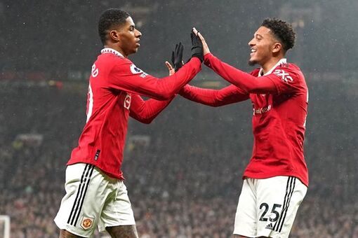 Manchester United 'trả nợ' thành công, trở lại top 4 Premier League