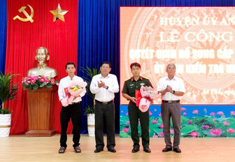 An Phú tổ chức Hội nghị Ban Chấp hành Đảng bộ huyện lần thứ 12