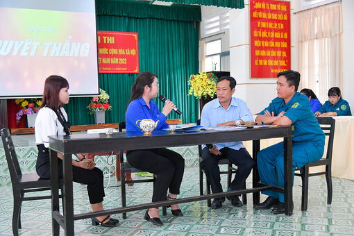 Giữ vững trận địa tư tưởng thông qua giáo dục chính trị