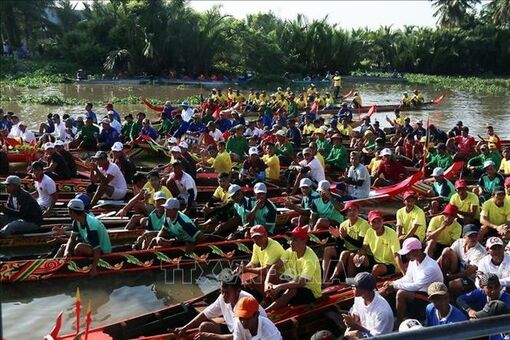 Đồng bào Khmer đón Tết Chôl Chnăm Thmây vui tươi, ấm áp