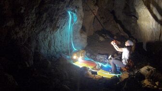 Tây Ban Nha: Sống sót sau 500 ngày dưới hang sâu 70 m một mình