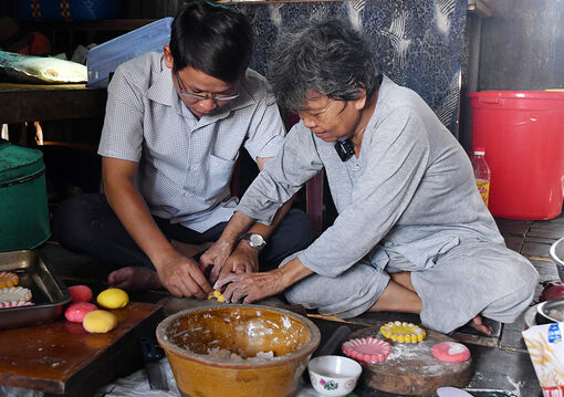 Những chiếc bánh của người thợ già