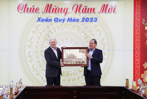 Chủ tịch UBND tỉnh An Giang Nguyễn Thanh Bình tiếp ngài Thomas Gass, Đại sứ Thụy Sỹ tại Việt Nam