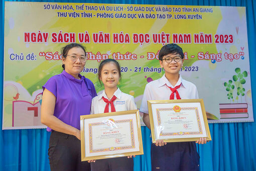 Trường Tiểu học Lê Quý Đôn đoạt giải nhất cuộc thi “Sáng tạo nhân vật từ trang sách qua những lá cây khô”