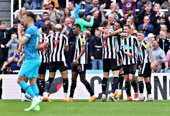 Newcastle đè bẹp Tottenham 6-1