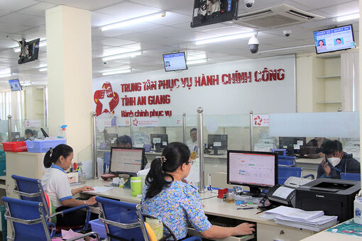 Trung tâm Phục vụ hành chính công tỉnh An Giang hỗ trợ, hướng dẫn thực hiện các dịch vụ công trực tuyến