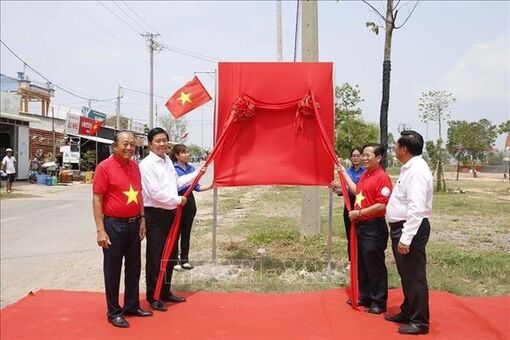 Long An: Khánh thành 'Đường cờ Tổ quốc' tại Khu di tích lịch sử quốc gia Đồn Long Khốt