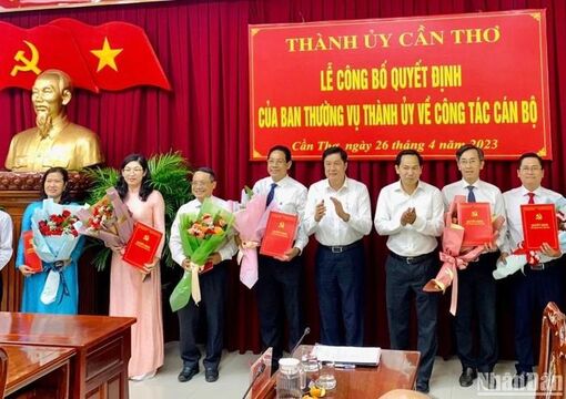 Thành ủy Cần Thơ điều động, bổ nhiệm, luân chuyển nhiều cán bộ chủ chốt