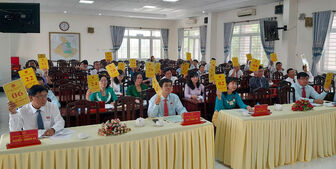 Kỳ họp HĐND huyện Phú Tân lần thứ 7 thông qua 4 nghị quyết
