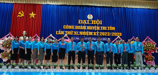 Đại hội điểm công đoàn huyện Tri Tôn thành công tốt đẹp