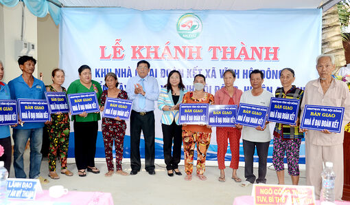 Khánh thành Khu nhà ở Đại đoàn kết ở xã Vĩnh Hội Đông