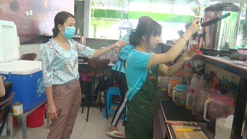 Ra quân kiểm tra an toàn thực phẩm ở Tri Tôn