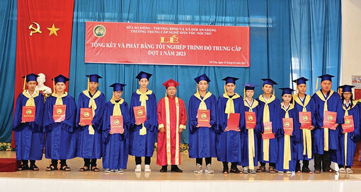 Tăng cơ hội học nghề ở vùng Bảy Núi