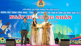 Công đoàn cơ sở Trường Tiểu học Nguyễn Du đoạt giải nhất Hội thi Thời trang bảo vệ môi trường