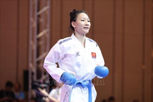 Hoàng Thị Mỹ Tâm giành HCV đầu tiên nội dung Kumite cho đội tuyển Karate