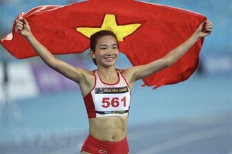 Nguyễn Thị Oanh tiếp tục thống trị trên đường chạy 5000m