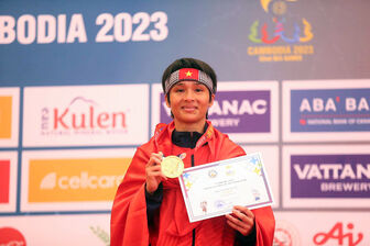 Vận động viên đội tuyển võ cổ truyền An Giang Nguyễn Thị Tuyết Mai đoạt Huy chương vàng SEA Games 32