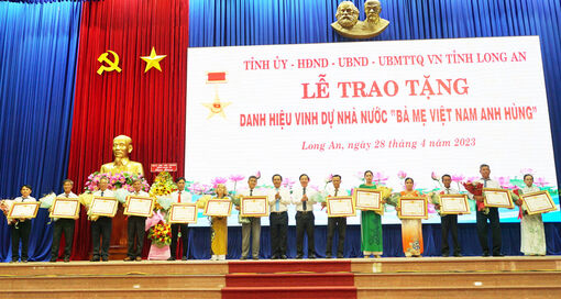 Long An: Tri ân những Bà mẹ Việt Nam Anh hùng