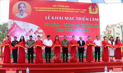 Khai mạc Triển lãm '75 năm - Công an nhân dân làm theo lời Bác'