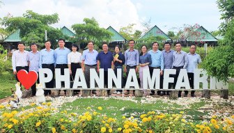 Bộ trưởng Bộ Nông nghiệp và Phát triển nông thôn khảo sát thực tế tại Nông trại Phan Nam