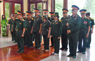 Cựu chiến binh Đặc công - Biệt động dâng hương tưởng niệm Chủ tịch Tôn Đức Thắng