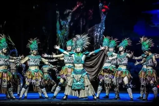 Show diễn của Trương Nghệ Mưu làm nổ cơn sốt đến Hải Nam - Trung Quốc