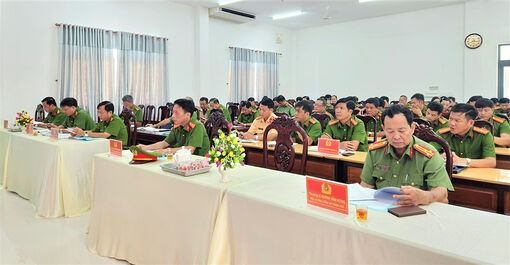 Công an TP. Châu Đốc ra quân mở cao điểm đấu tranh với tội phạm