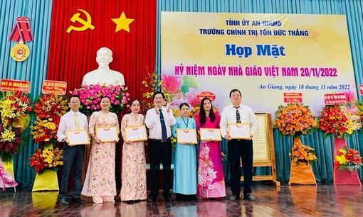 Nâng cao hiệu quả hoạt động công đoàn ở trường chính trị