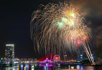 Đà Nẵng: Cầu Rồng dừng phun lửa, nước trong Lễ hội pháo hoa Quốc tế