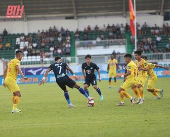 Hoàng Anh Gia Lai hòa may mắn Thanh Hoá trong ngày V-League trở lại