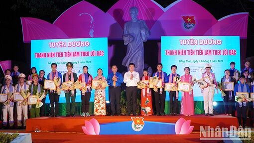 Đồng Tháp tuyên dương 43 thanh niên tiên tiến làm theo lời Bác